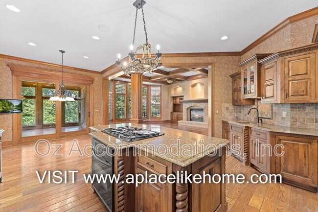 Building Photo - 16690 Country Club Dr