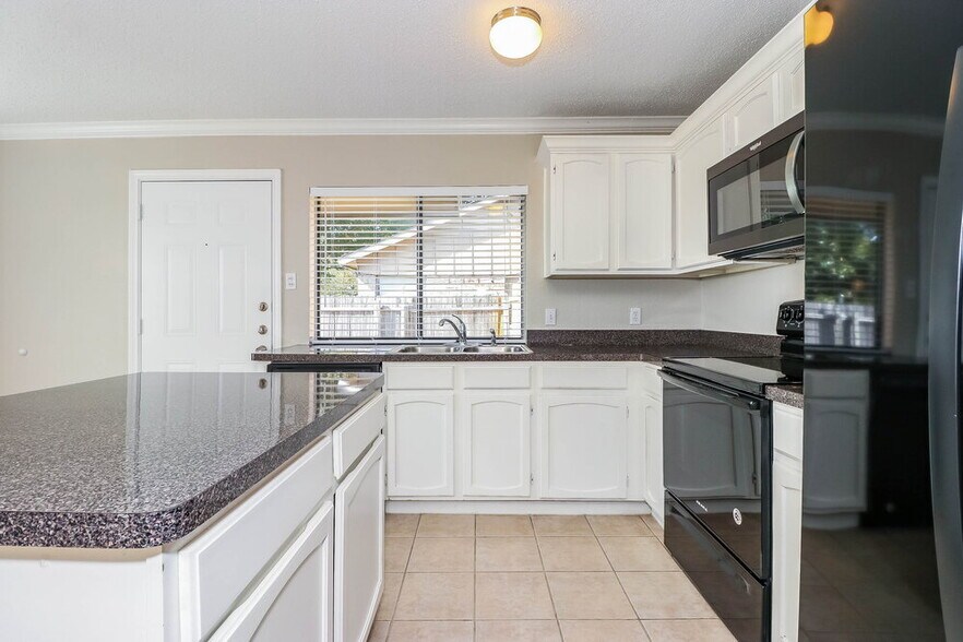 Building Photo - 309 Chasmier Way