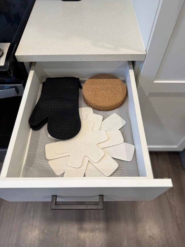 Building Photo - 1223 E Plant St