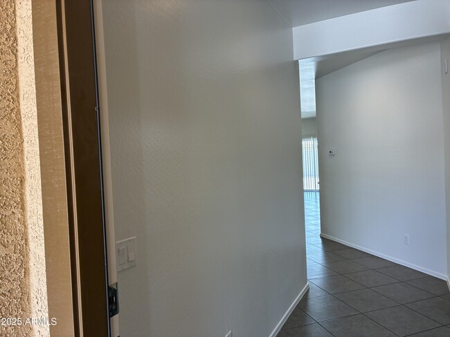 Building Photo - 11749 W Chase Ln