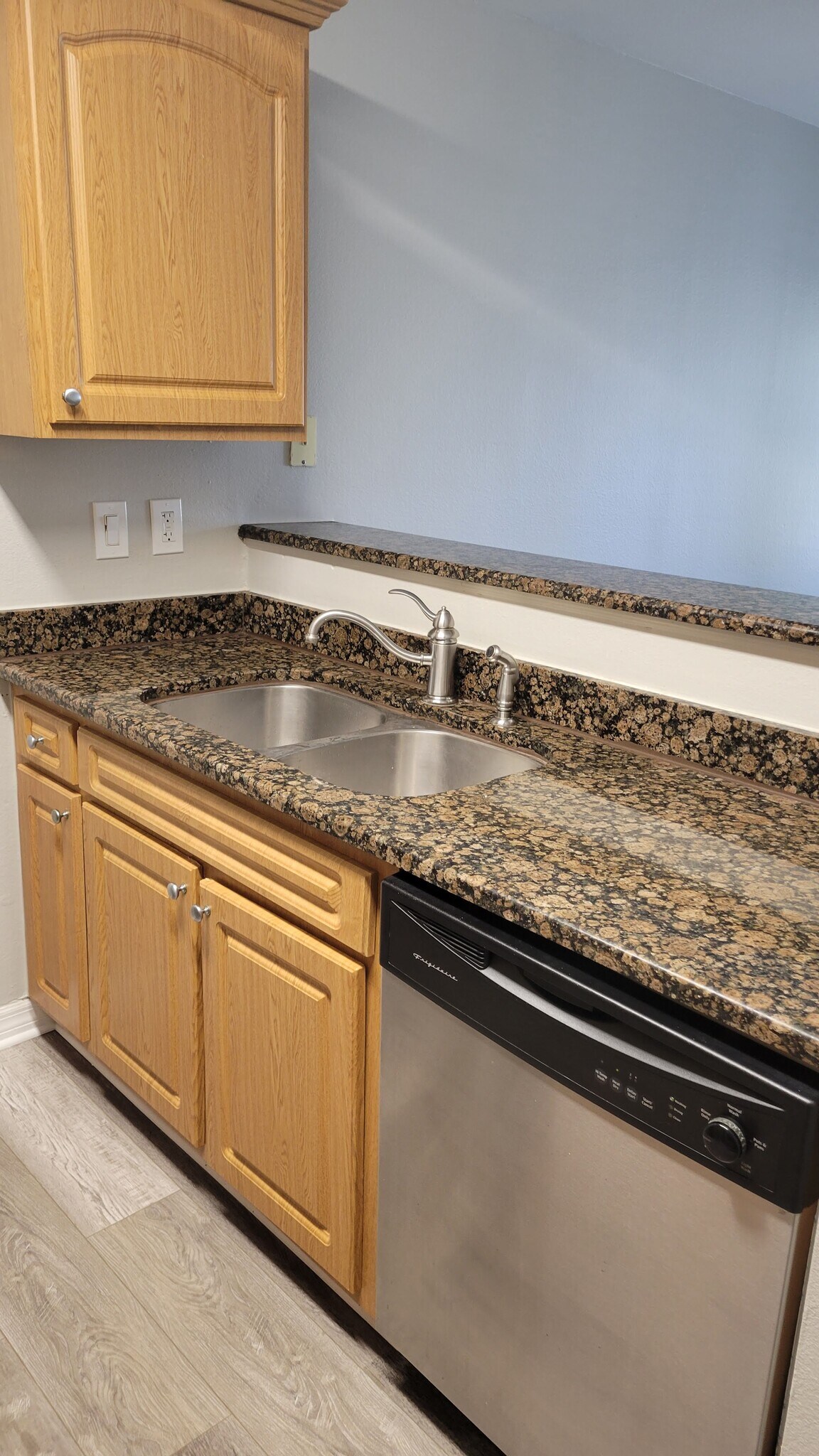 Kitchen - 4708 Walden Cir