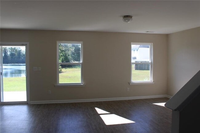 Building Photo - 119 Roswell Dr W