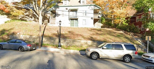 Building Photo - 493 Williams St