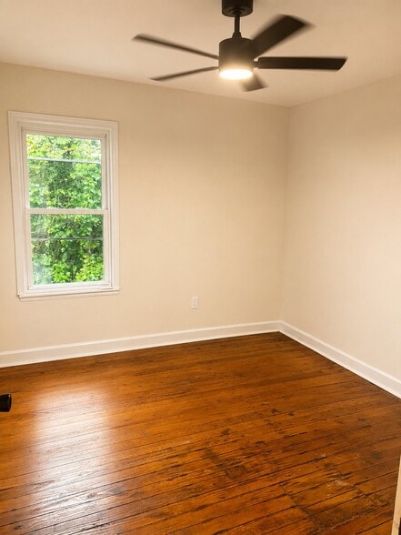 Building Photo - 31 Elmont Ave