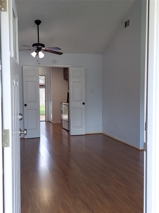 Building Photo - 3807 Quiet Pl Dr