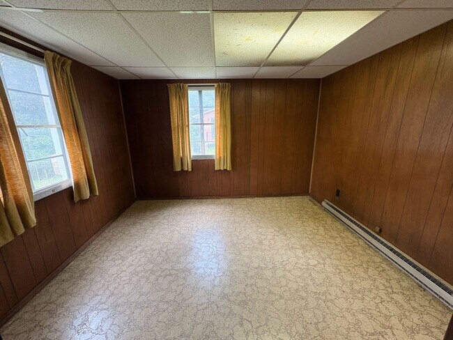 Building Photo - 145 Madison Cir