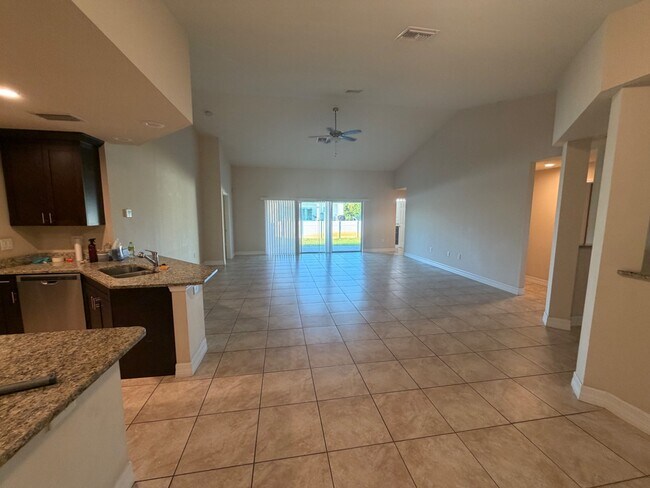 Building Photo - 3116 37th St SW