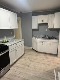 Building Photo - 305 Grand Ave