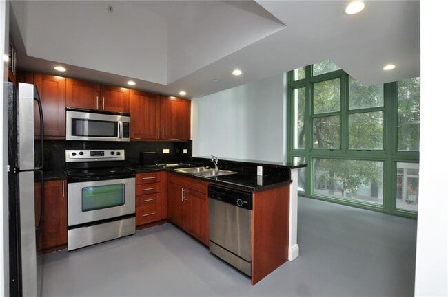 Building Photo - 101 E Flagler St