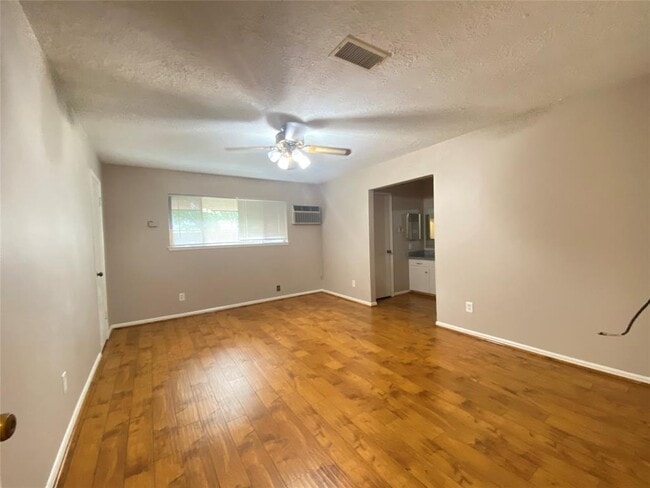 Building Photo - 16202 Rill Ln