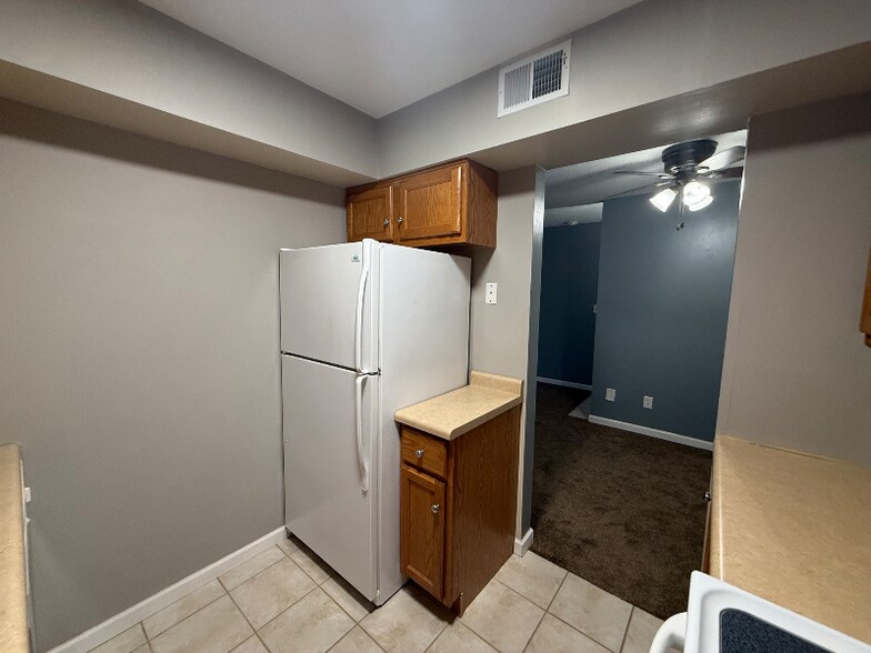 Building Photo - 2408 W Pasmoso Dr