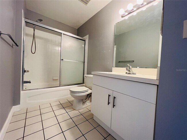 Building Photo - 605 Ridge Terrace