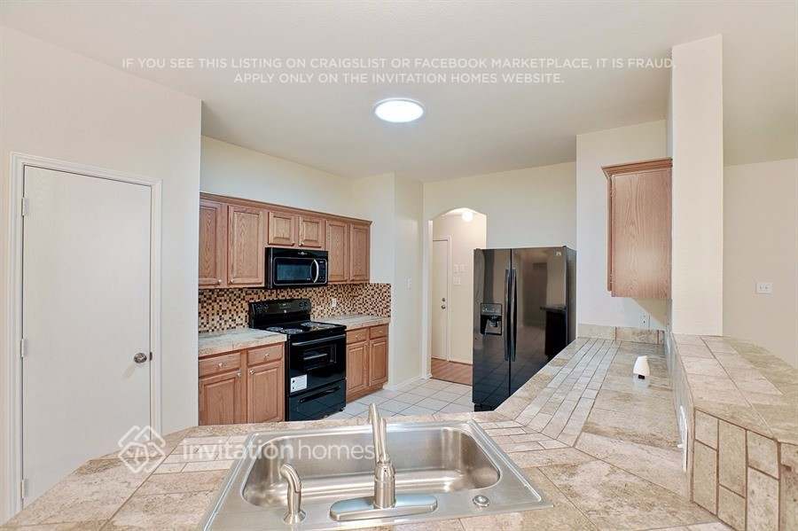 Building Photo - 4928 Stirrup Way