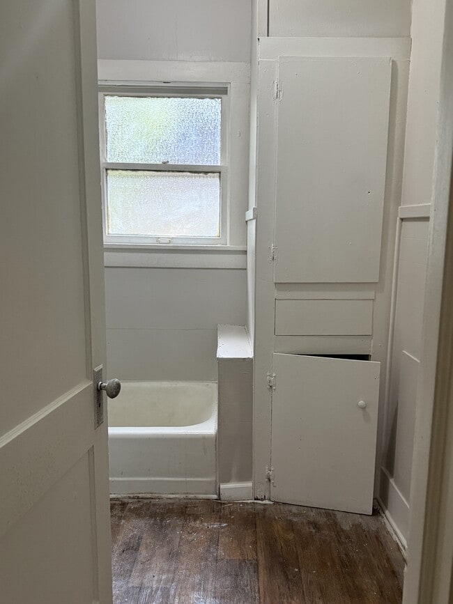 Building Photo - 3903 Polk St