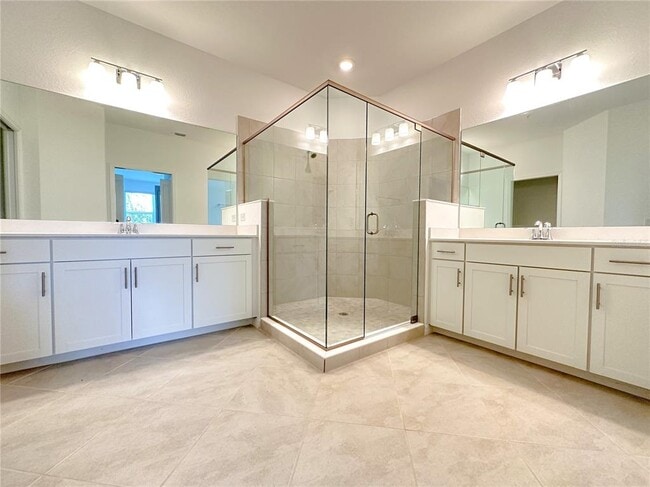 Building Photo - 14632 Sycamore Ct