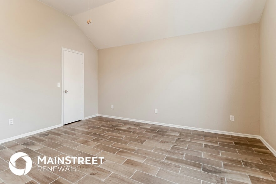 Building Photo - 1125 Oak Creek Dr