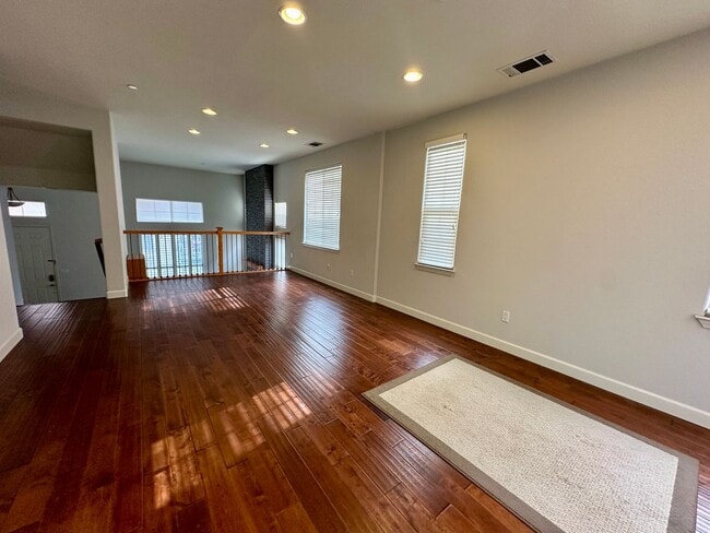 Building Photo - REMODELED TOWNHOME WITH THOUGHTFUL UPGRADE...