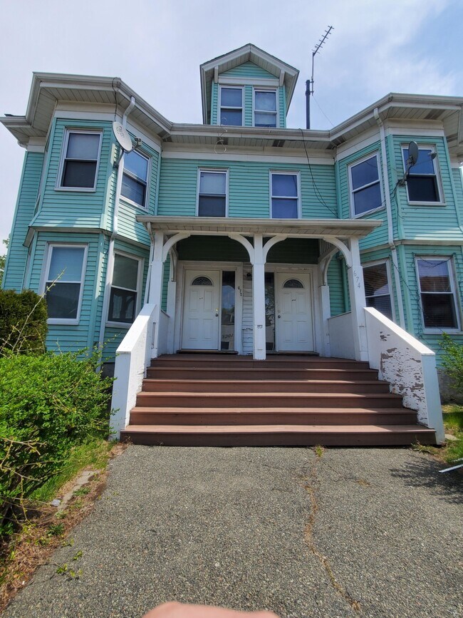 672 Moody St 672 Moody St Waltham MA 02453 Apartment Finder
