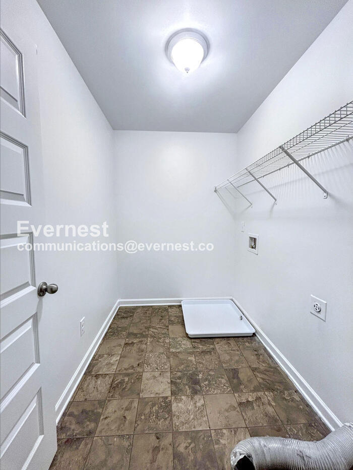 Building Photo - 3995 Tyne Ct