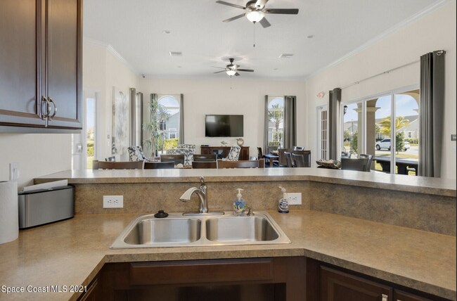 Building Photo - Loren Cove Villa
