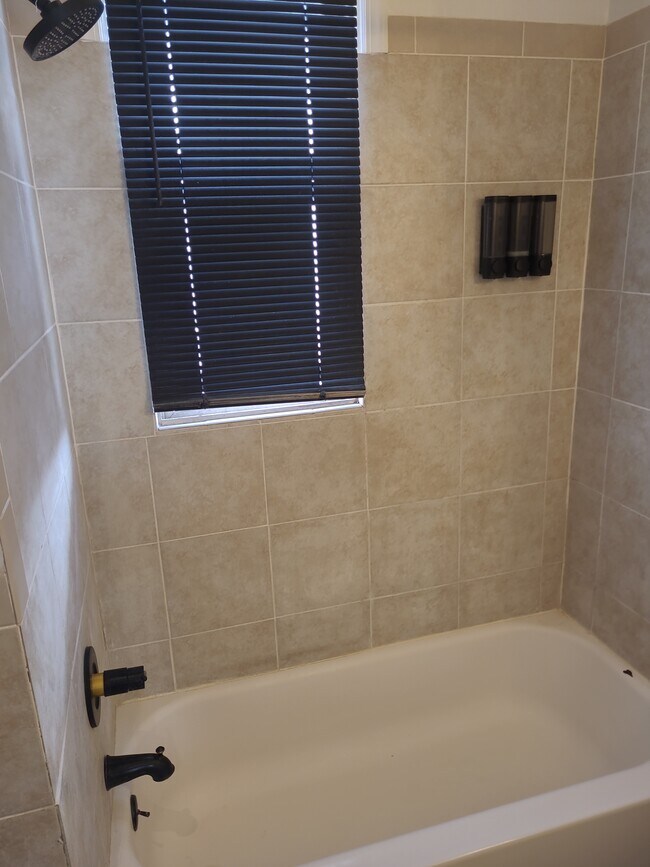 Building Photo - 81 Crawford St