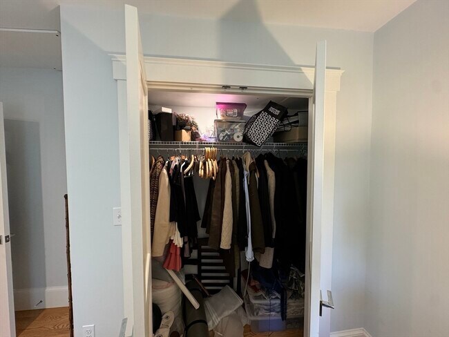 Building Photo - 32 Atherton Rd