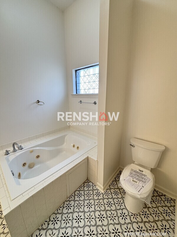 Building Photo - 2512 Courtney Dr