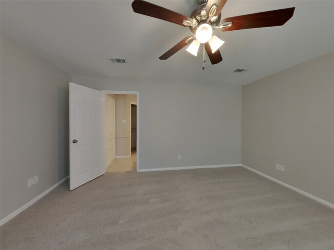 Building Photo - 5711 Kiowa Timbers Dr