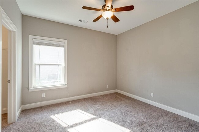Building Photo - 3 bedroom home in Creekside at Hampton Meadows!