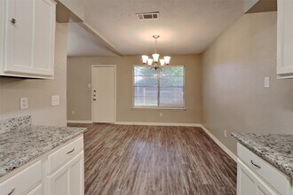 Building Photo - 6915 Renfro Dr