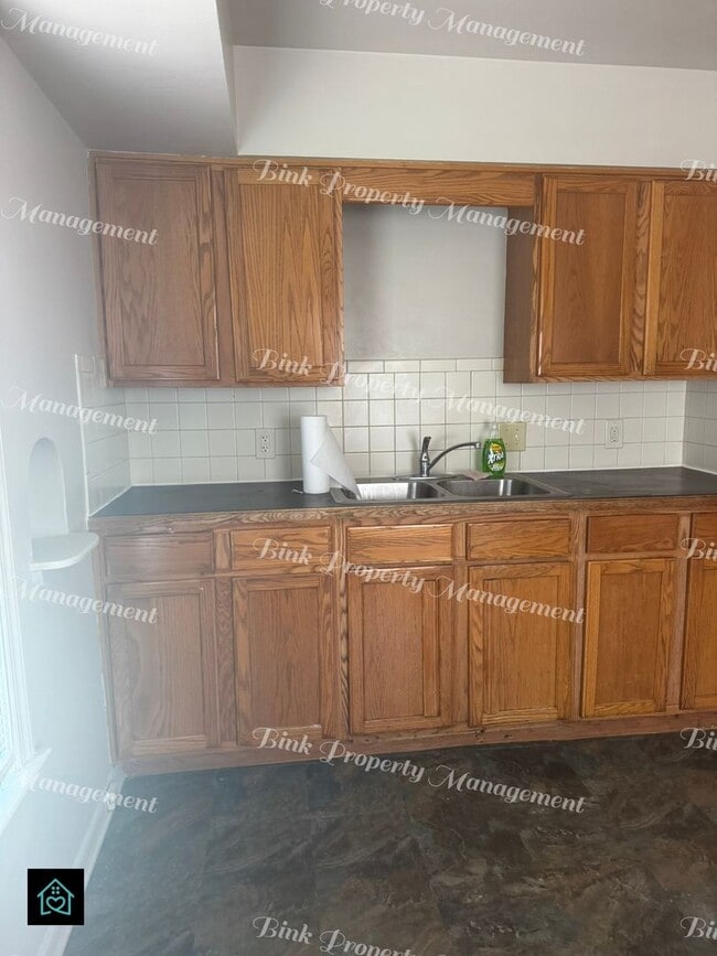 Building Photo - 2313 Copeman Blvd