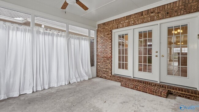 Building Photo - 141 Canterbury Dr