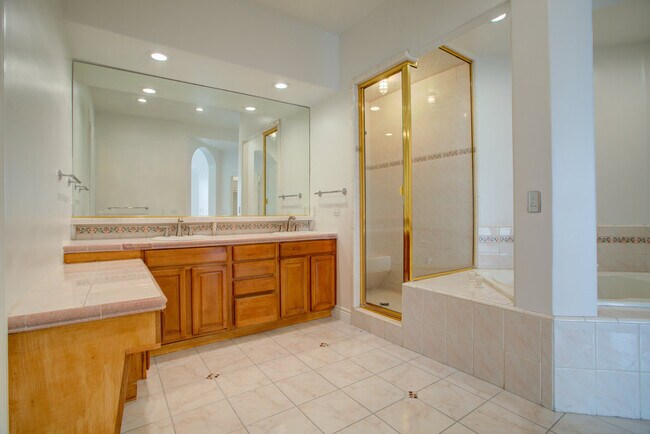 Building Photo - 4318 Mesa St