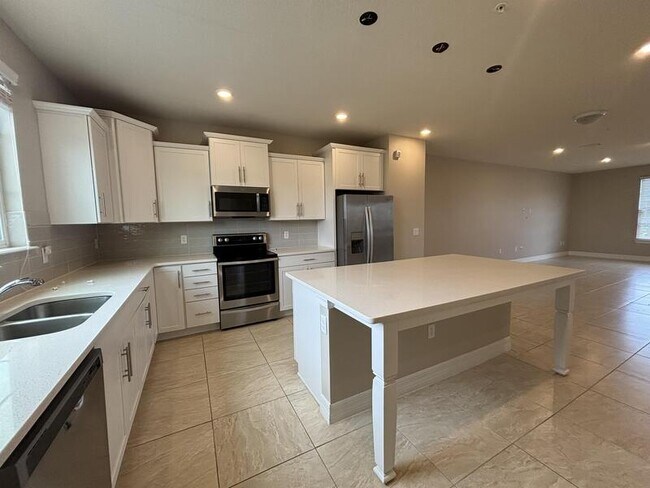 Building Photo - 8656 Waksman Pl