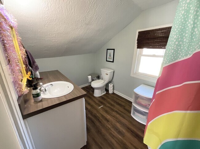 Building Photo - COLLEGE PRE-LEASING