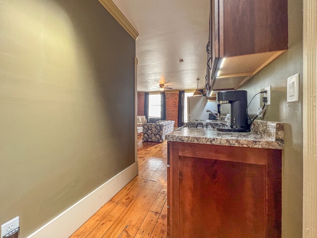 Building Photo - 1175 Iowa St