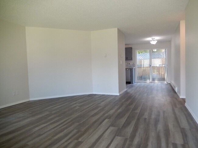 Building Photo - Federal way Duplex - 2 bedroom 1 bathroom ...