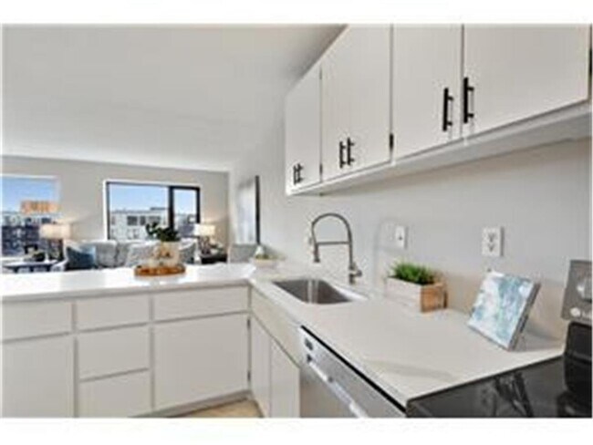 Building Photo - 15 S 1st St