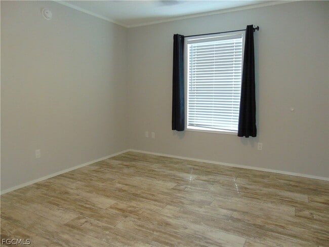 Building Photo - 1445 N Bridge St