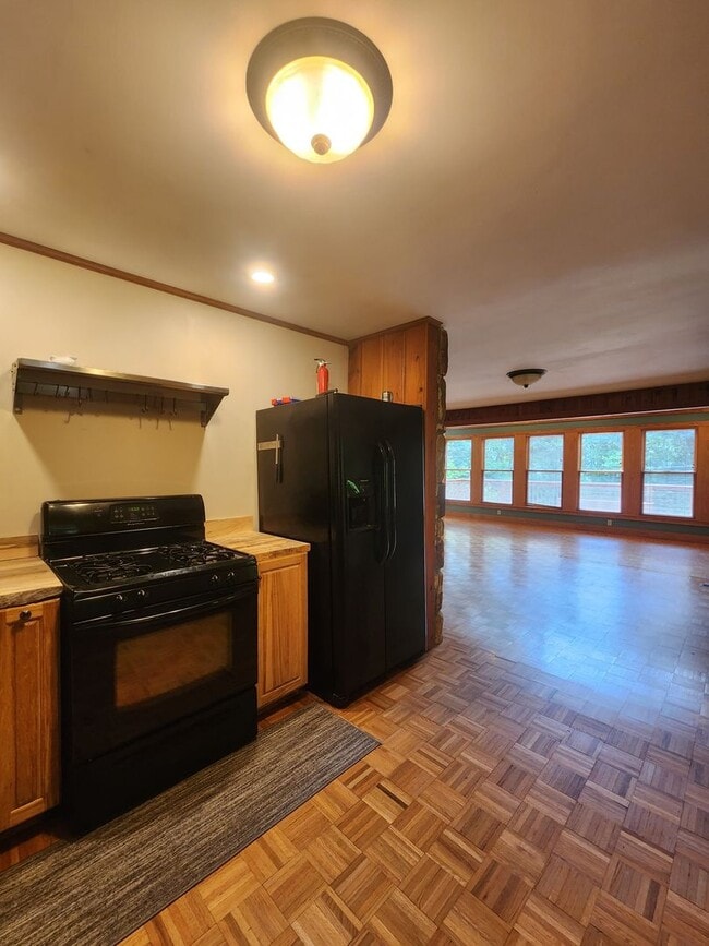 Building Photo - Mountain Escape!