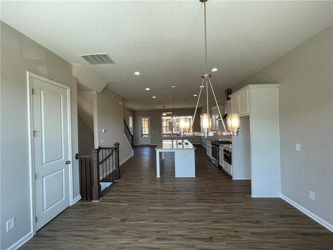 Building Photo - 6550 Cortland Walk