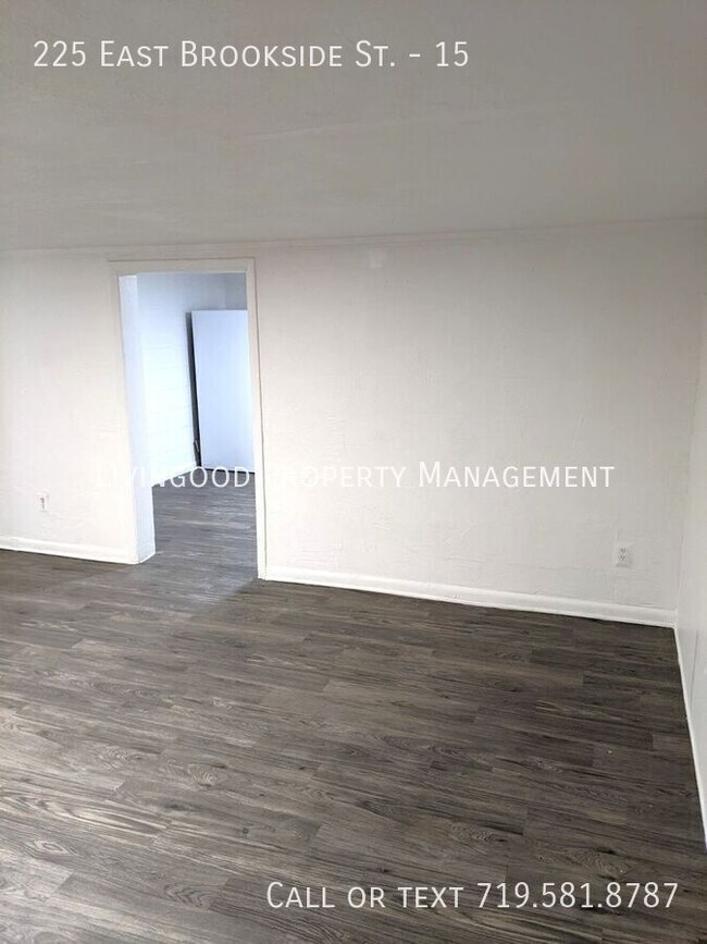 Building Photo - 225 E Brookside St