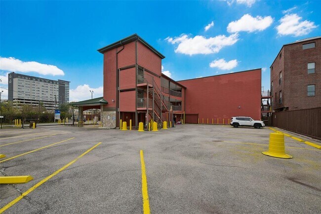 Building Photo - 1025 Swanson St