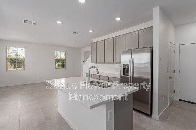 Building Photo - 4740 S Ferric