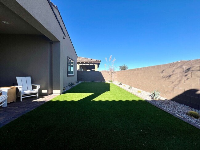 Building Photo - Immaculate 3 Bedroom Furnished Smart Home in Lake Las Vegas – A Tranquil Desert Oasis