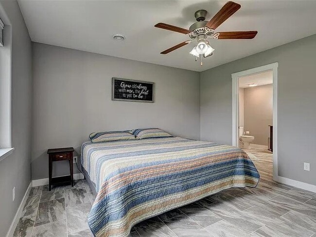 Building Photo - 1455 Shoshone Dr