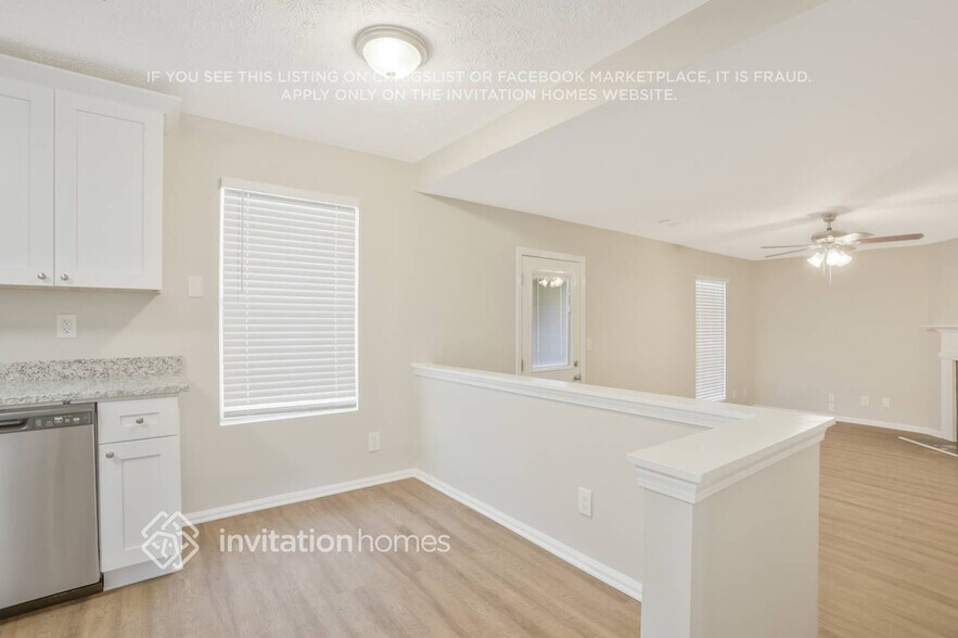 Building Photo - 2200 Ramblewood Cir