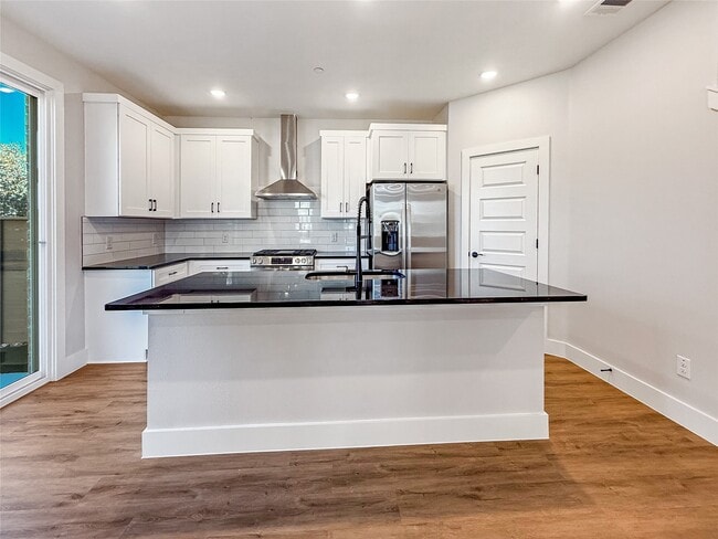 Building Photo - 5601 Mobeetie Lp