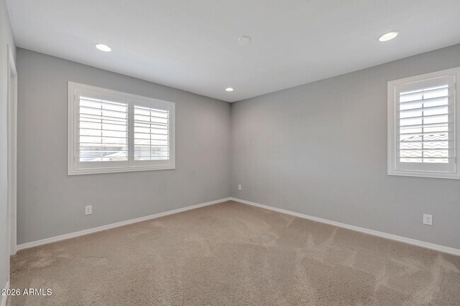 Building Photo - 5819 N 88th Ln