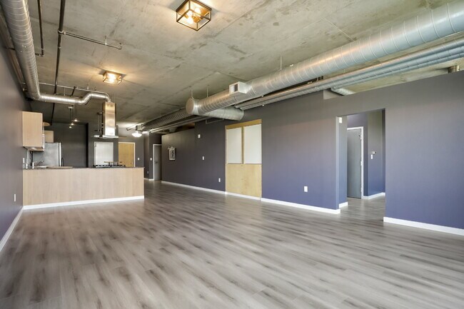 Building Photo - Large 2 Bedroom Loft in LoDo with Amazing ...